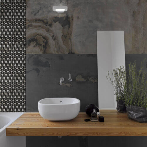 baños decorados con piedra natural