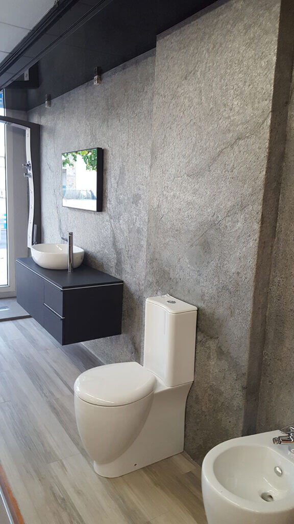 BATHROOM WITH FLEXTONE