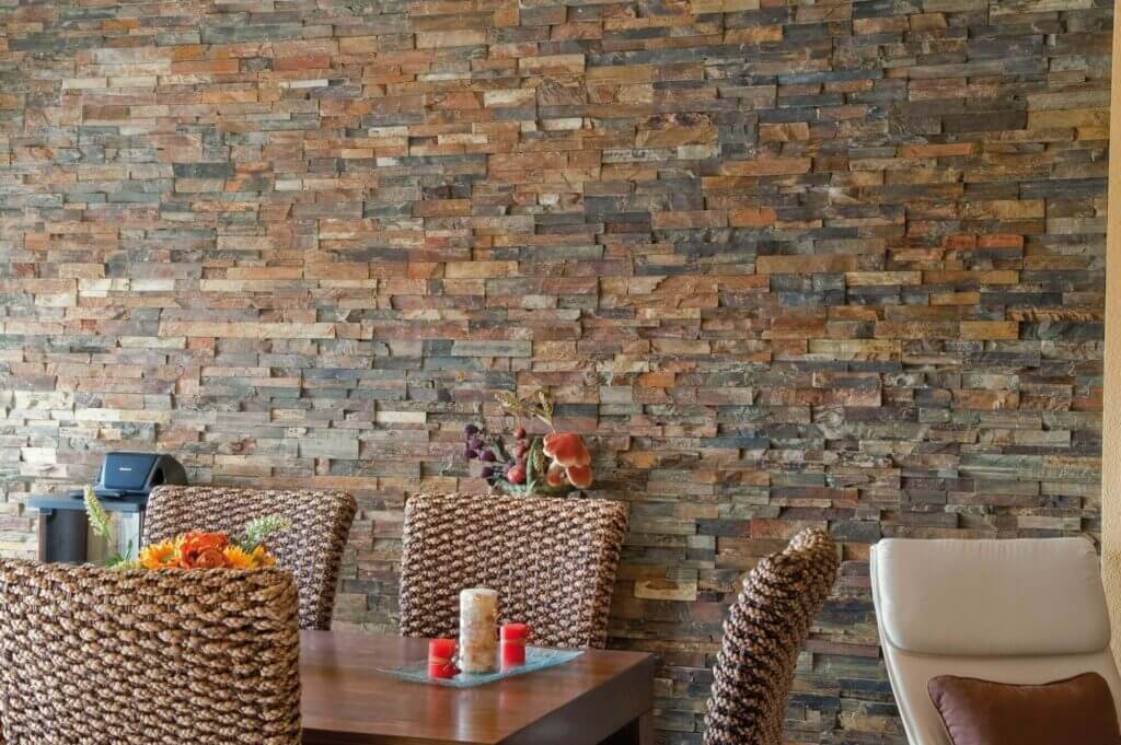 Natural stone for walls and corners