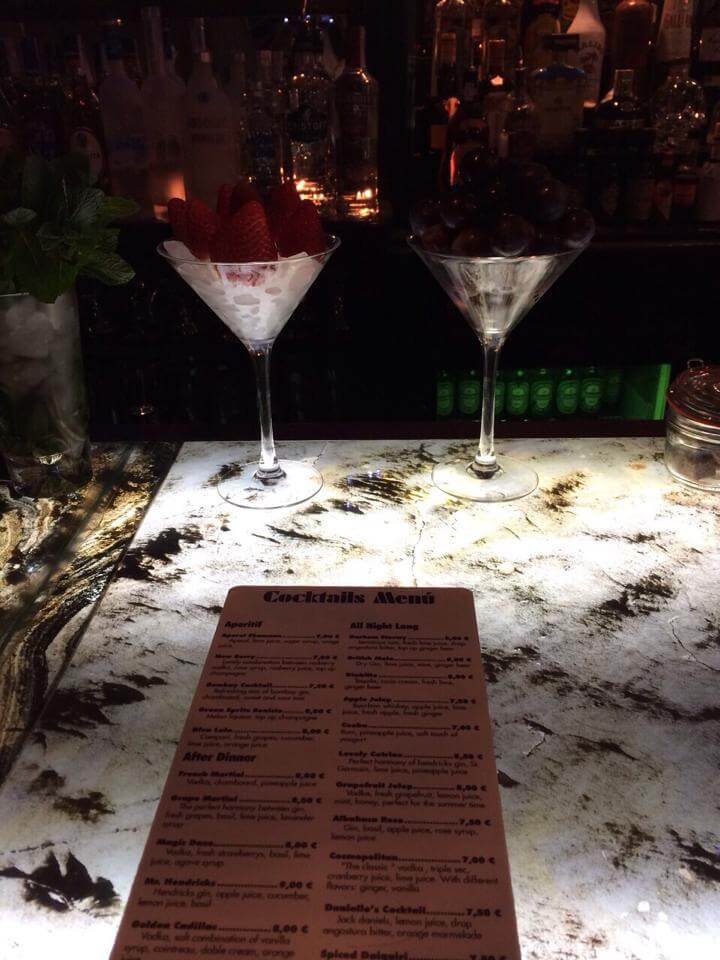 NEO TAPAS AND COCKTAILS